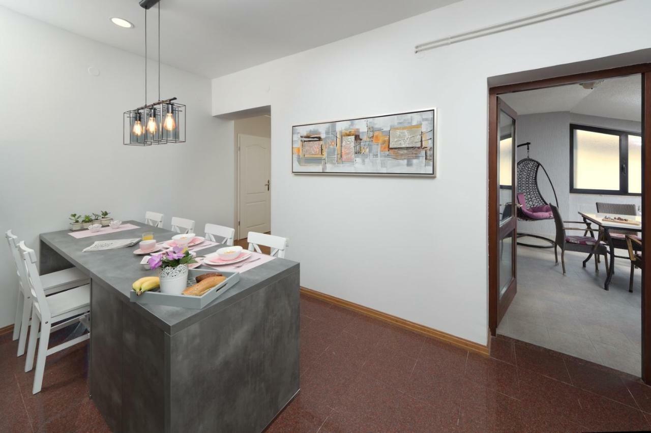 Sasha Apartment *